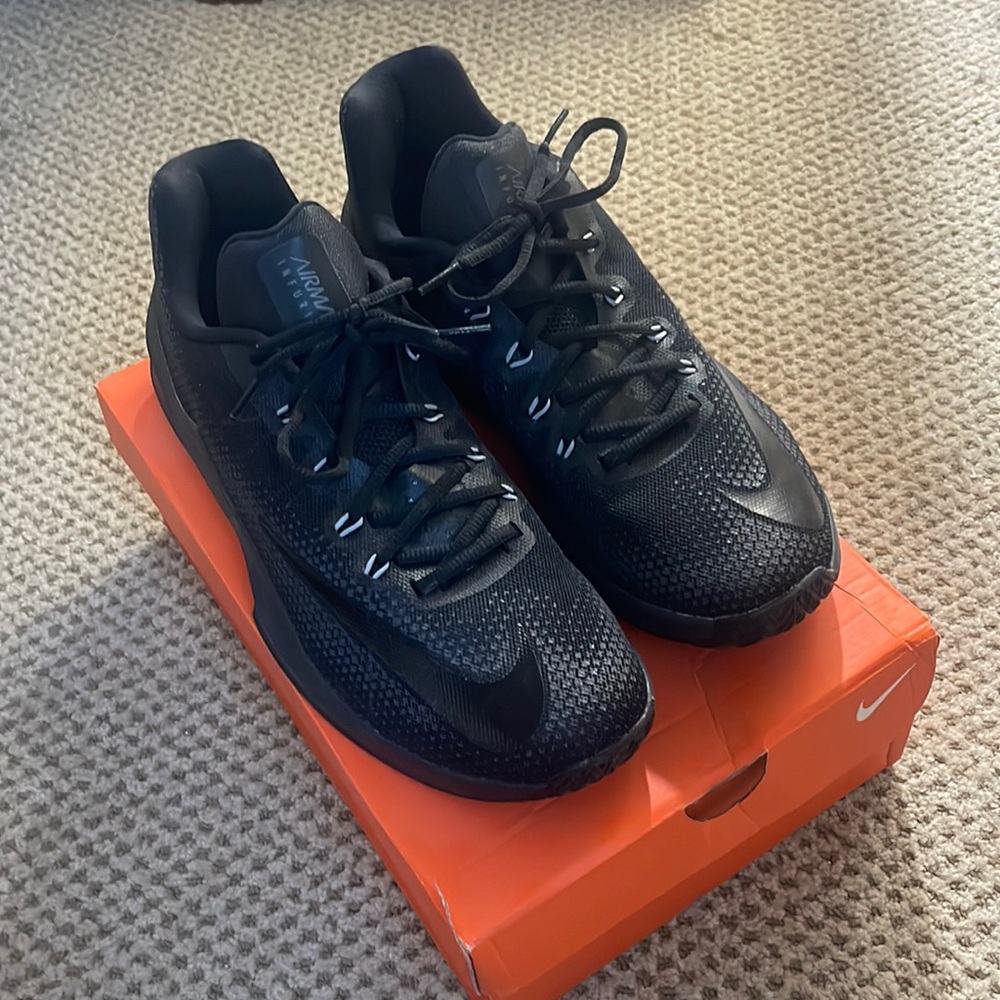 Nike Air Max Infuriate Low 11.5 Mens